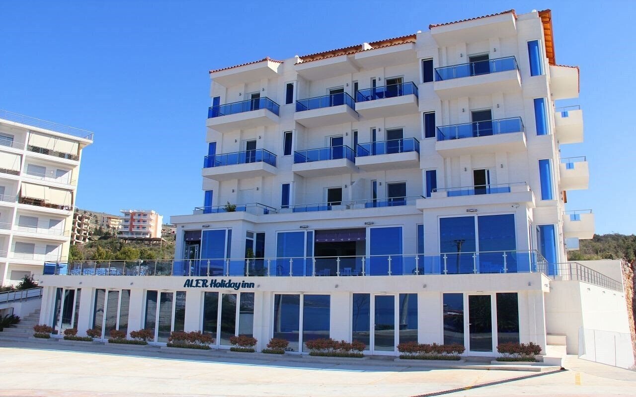 Hotel Aler Holiday Inn Saranda 4*
