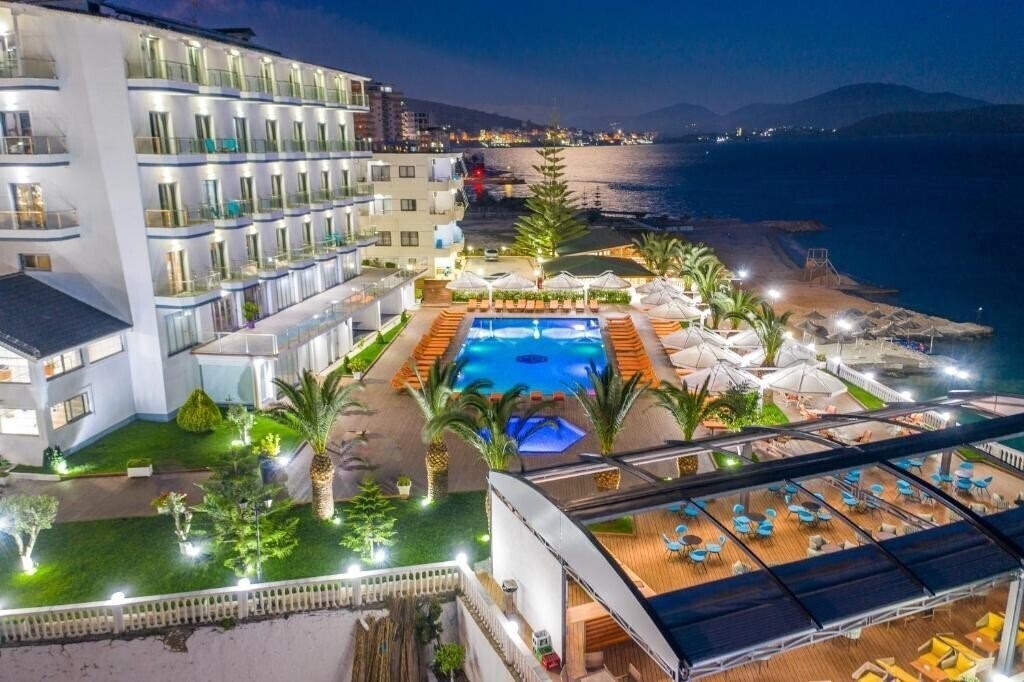 Zdjęcie Saranda Palace 4*
