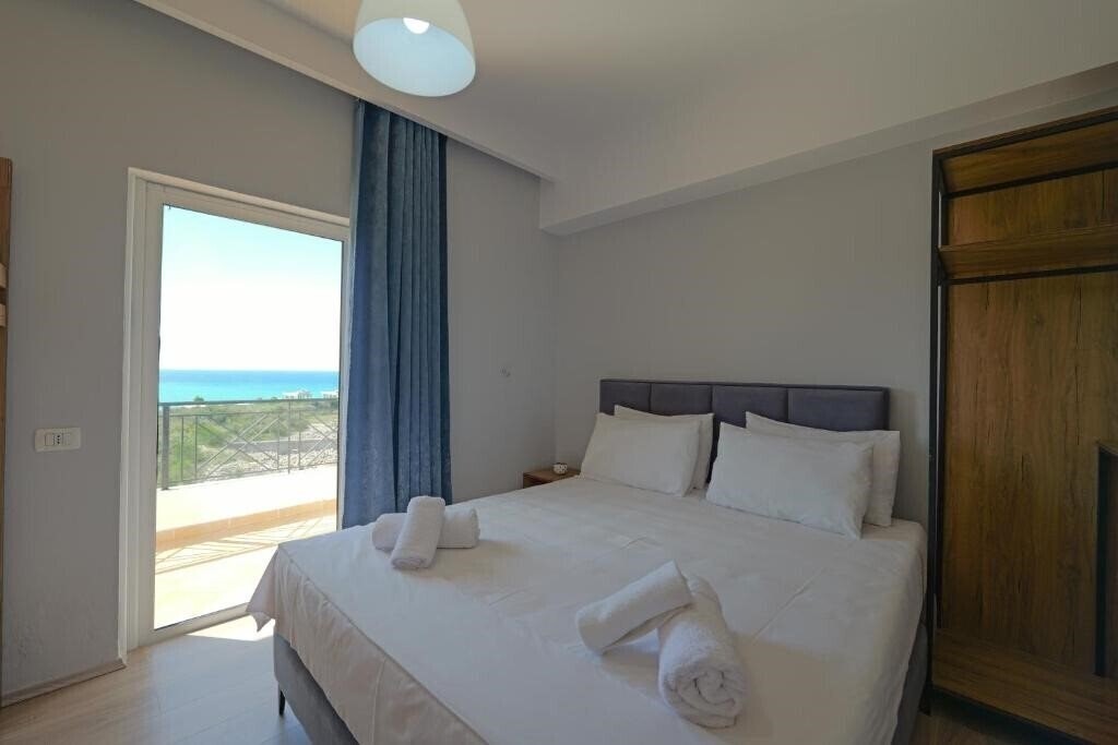 Zdjęcia Hotel Holiday 4*