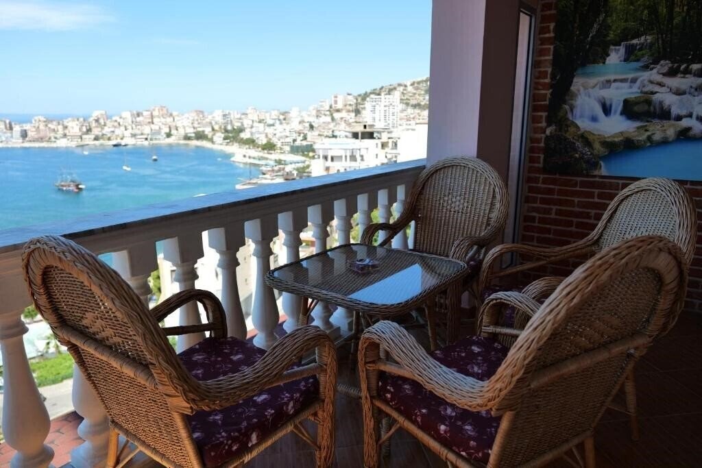 Отель Villa Crystal 3*