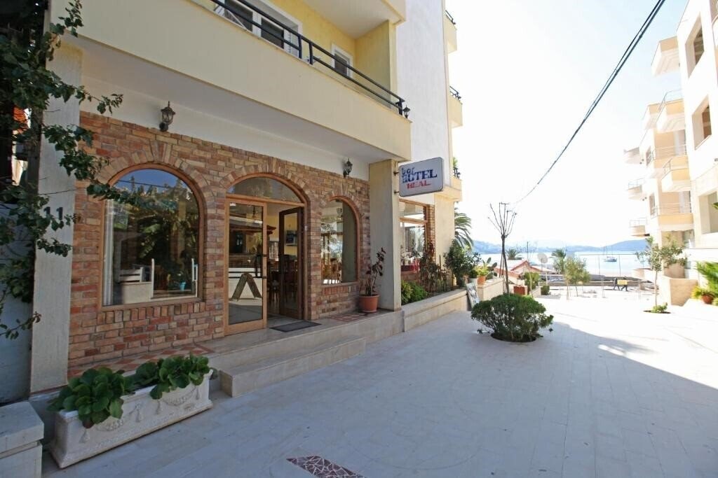 Готель Real Hotel 3*