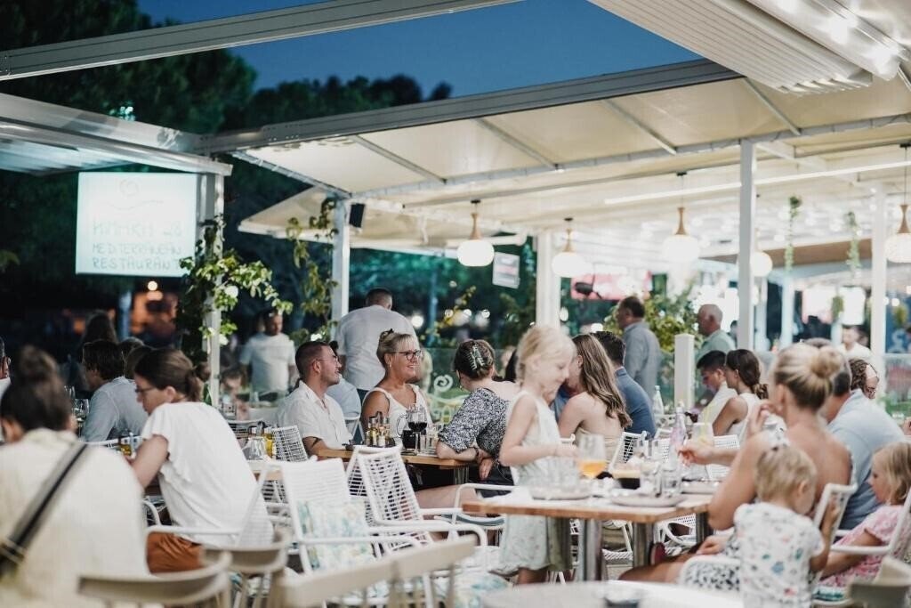Отель Himara 28 Hotel 4*