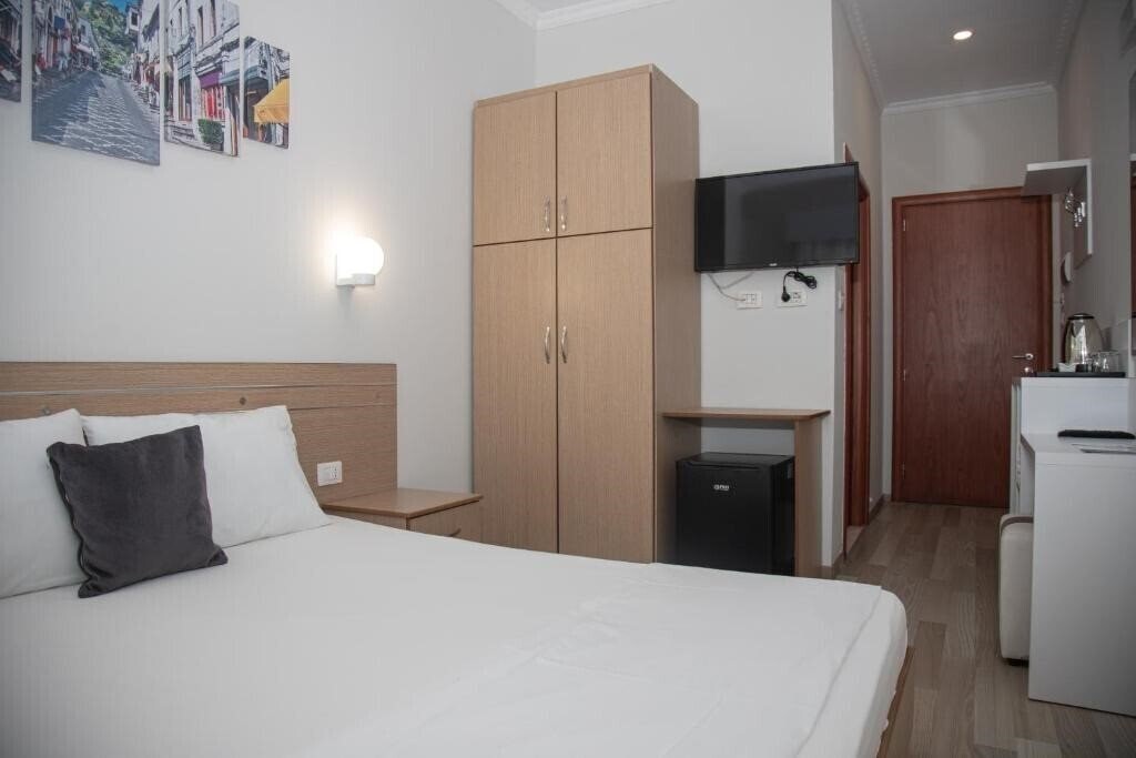 Zdjęcie Hotel Number One 3*