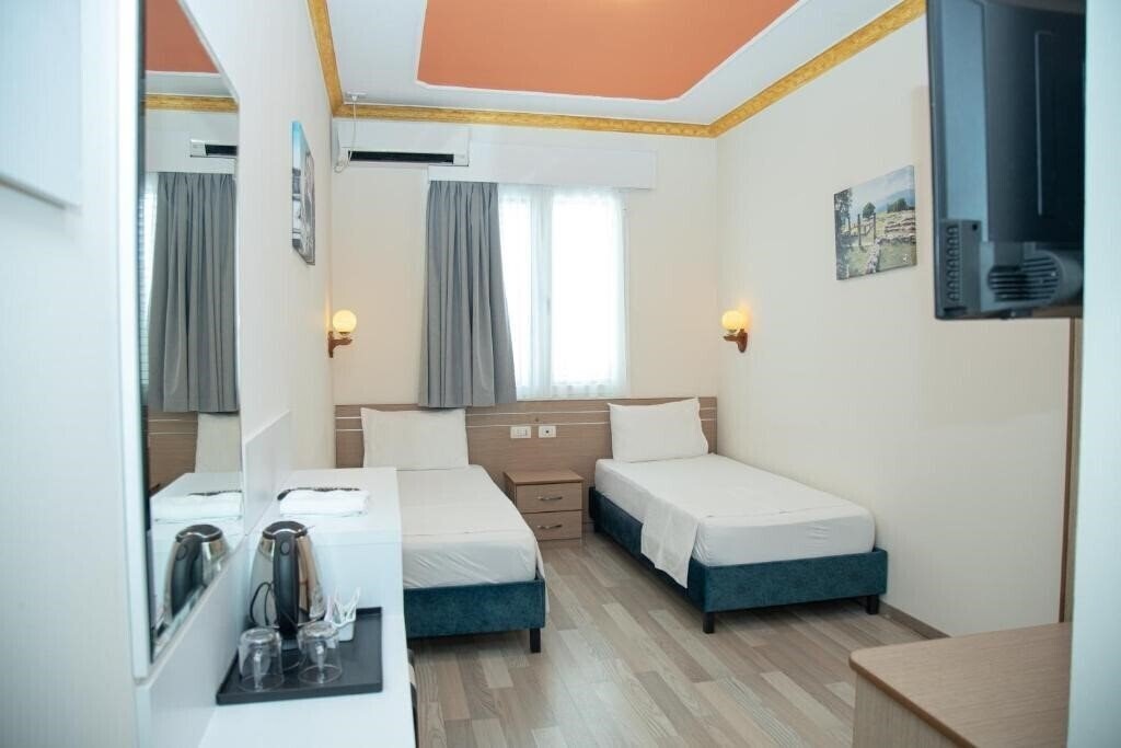 Zdjęcie Hotel Number One 3*
