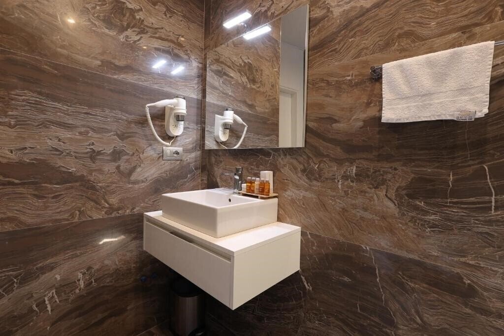 Фото Harbour Hotel 4*
