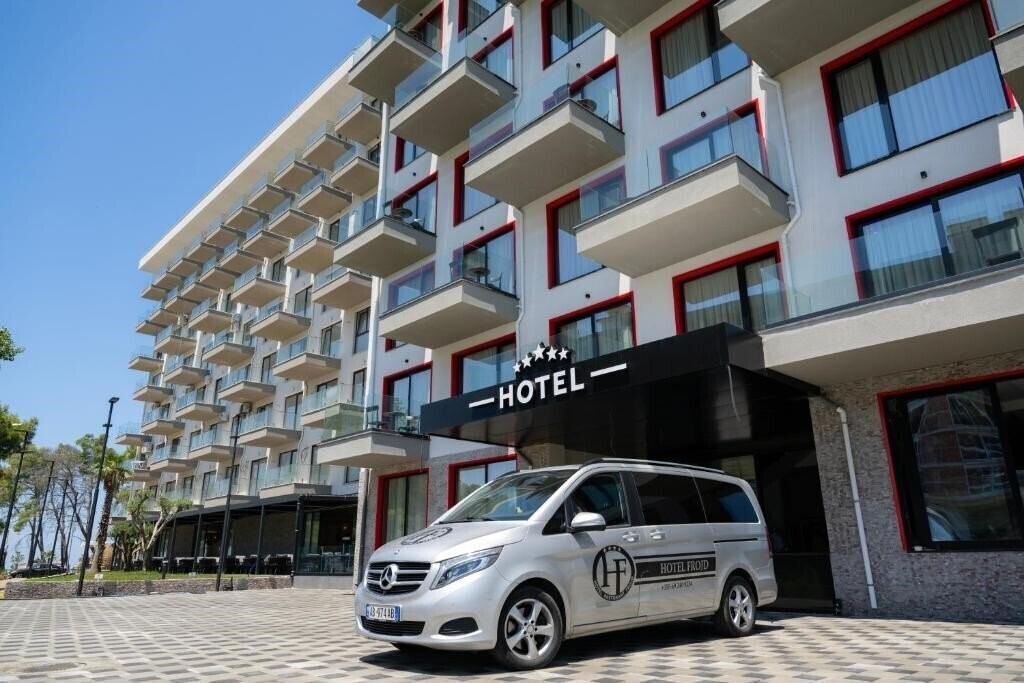 Отель Hotel Frojd Kune 4*