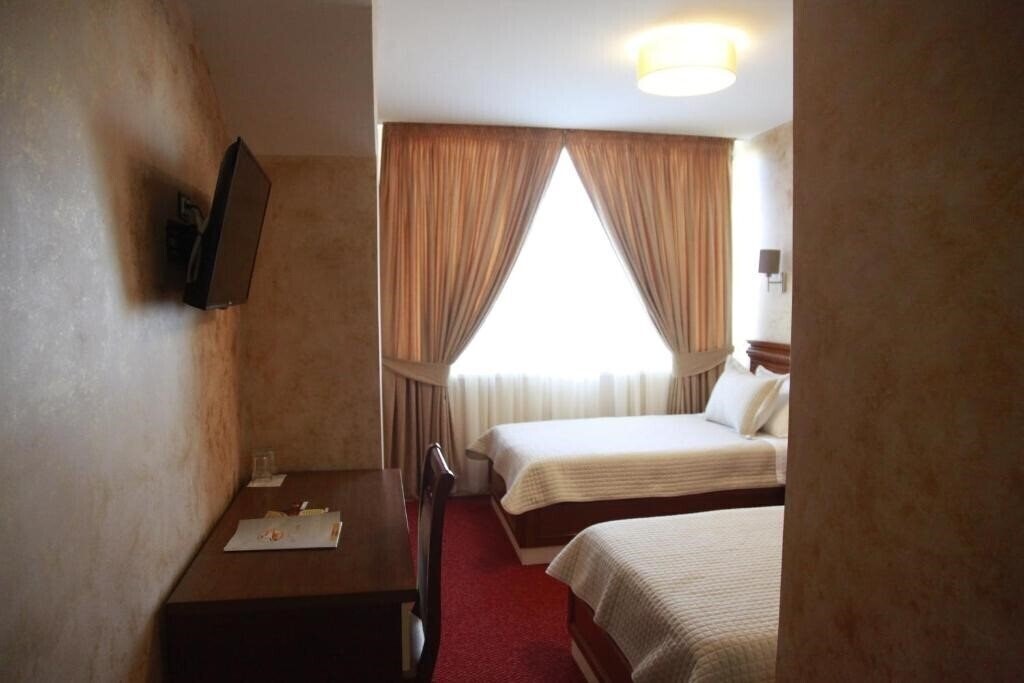 Отель Hotel Rozafa 4*