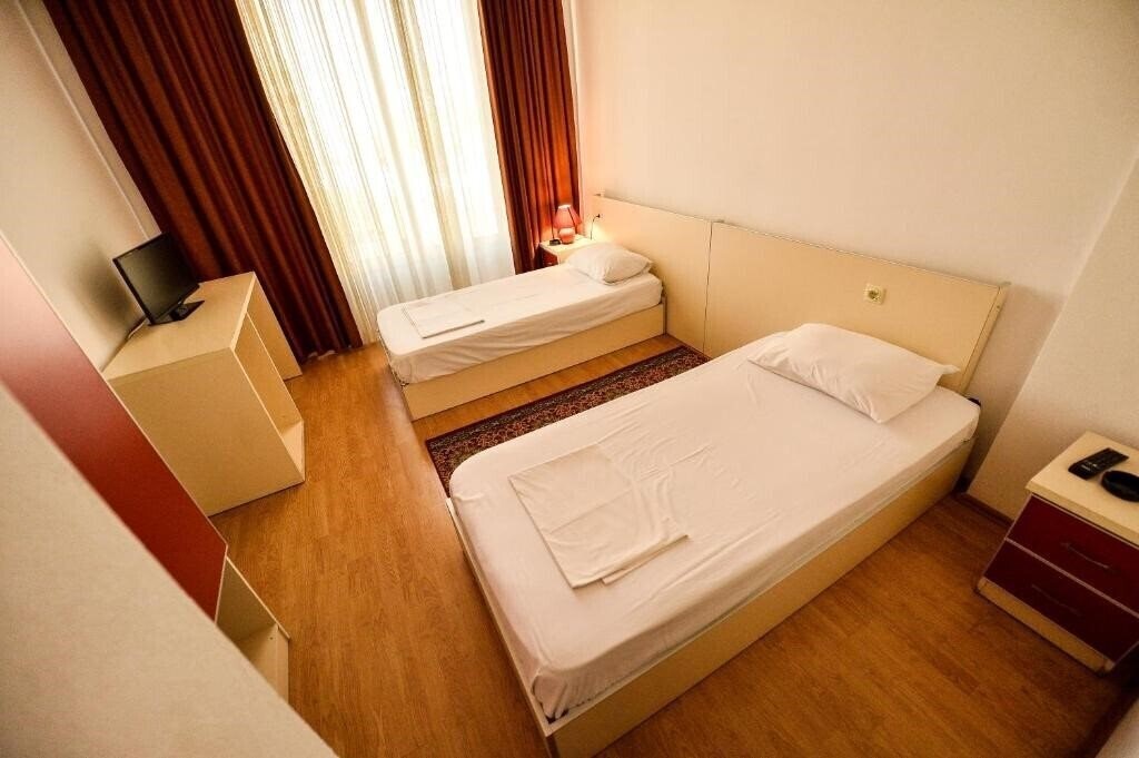 Фото Hotel Argenti Shkoder 3*