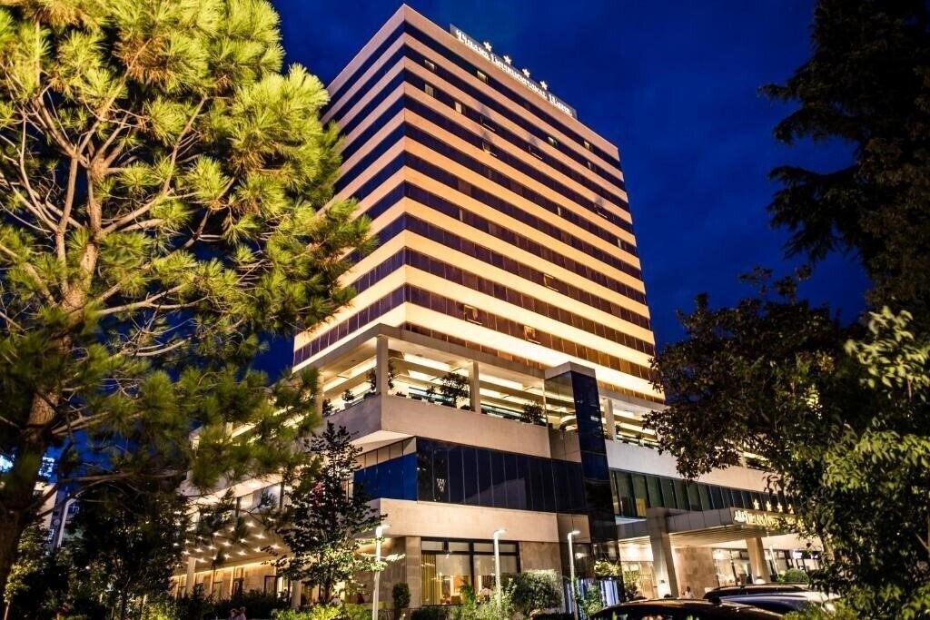 Hotel Tirana International Hotel & Conference Centre 4*