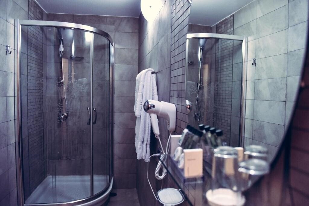 Отель Hotel Airport Tirana 3*