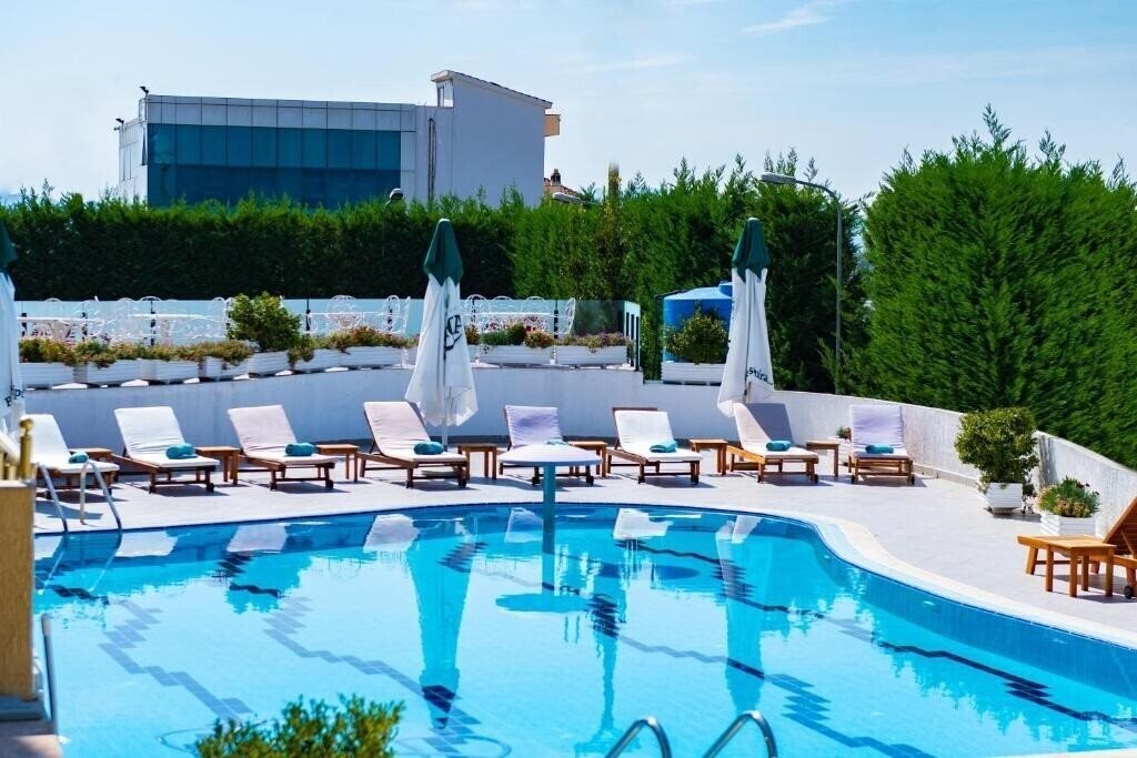 Фото Hotel Airport Tirana 3*