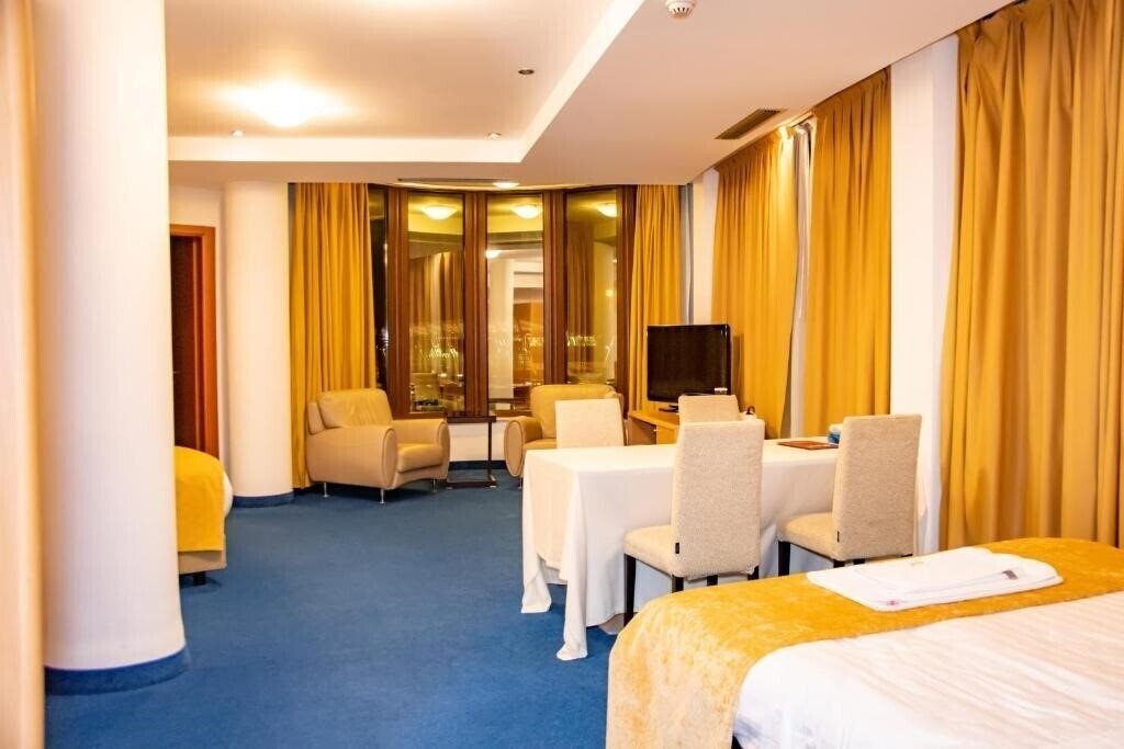 Изображение Hotel Airport Tirana 3*