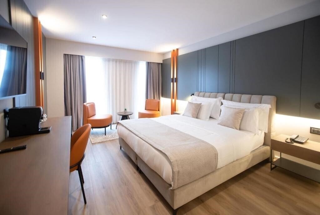 Фотография Hotel Elisa Tirana Affiliated By Melia 4*