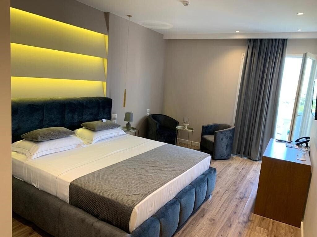 Hotel Light Hotel 3*
