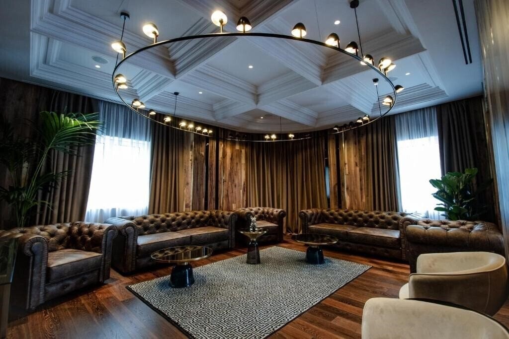 Zdjęcie The Crown Hotel Boutique & SPA 4*