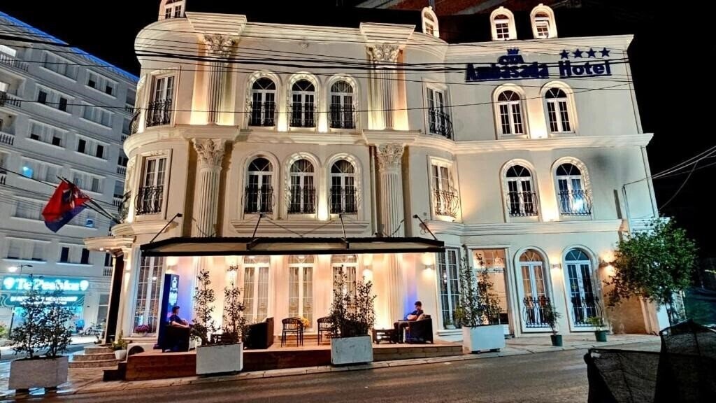 Отель Hotel Ambasada QTA 4*