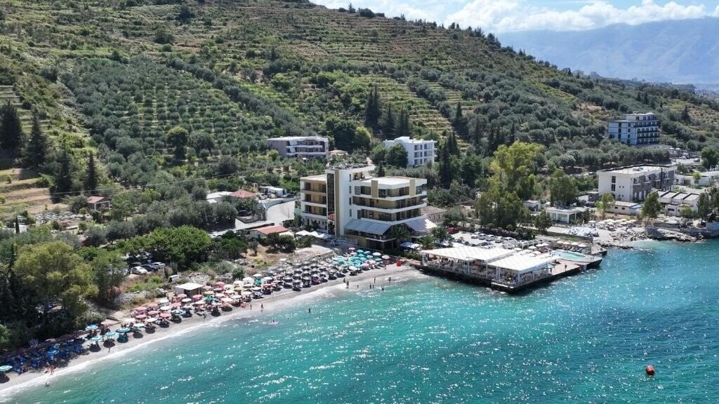 Отель Paradise Beach Hotel 4*