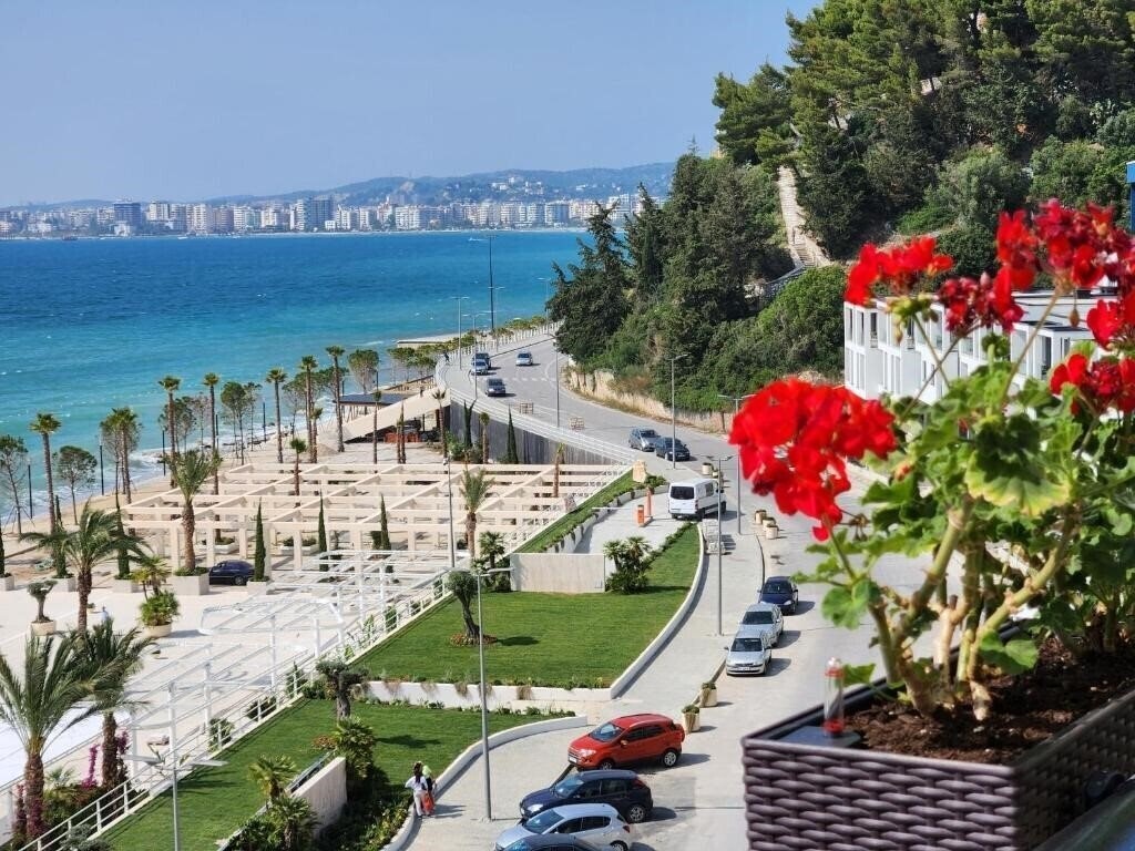 Отель Hotel Gold 4*