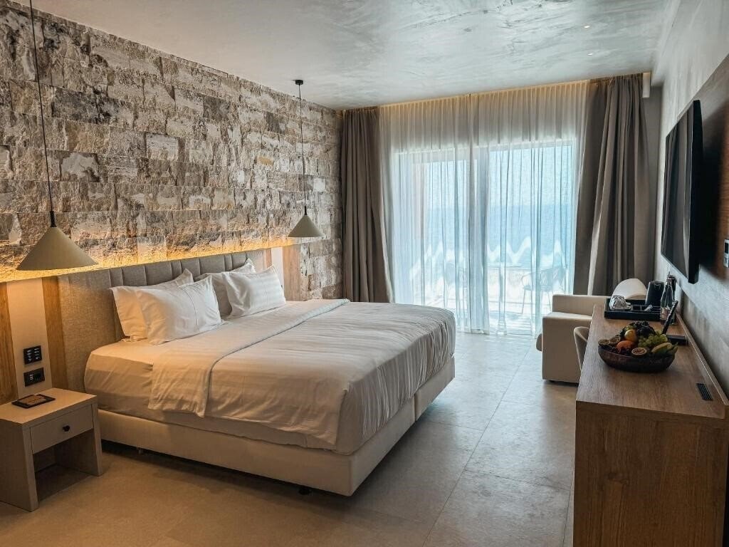 Готель Drymades Inn 4*