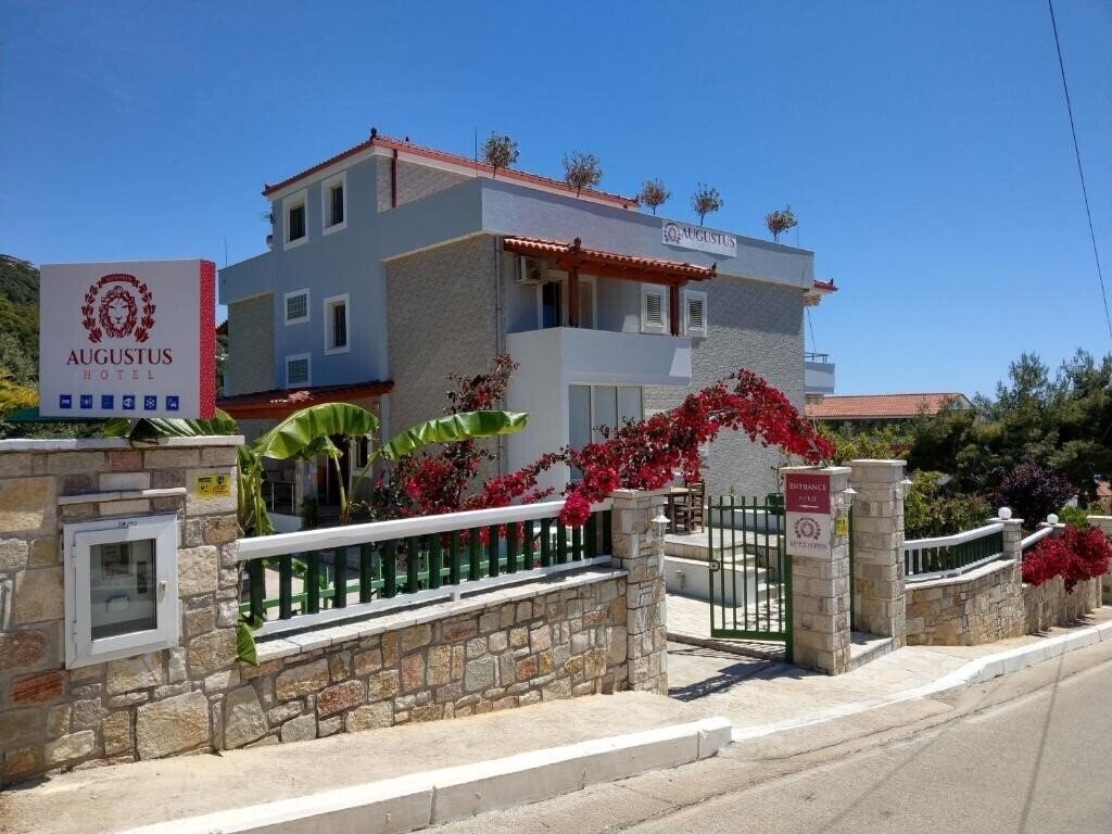 Отель Augustus Hotel Dhermi 3*