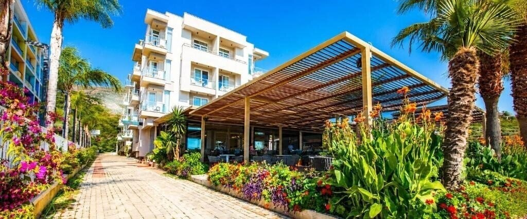 Отель Hotel Royal 3*