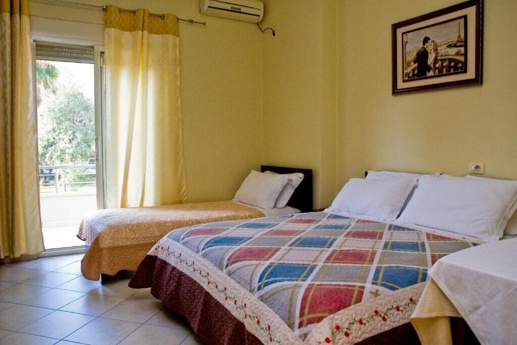Фото Hotel 4 Stinet 3*