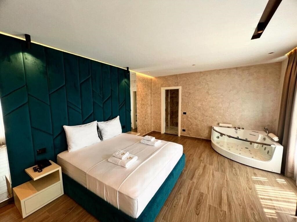 Отель Hotel Leon's 3*