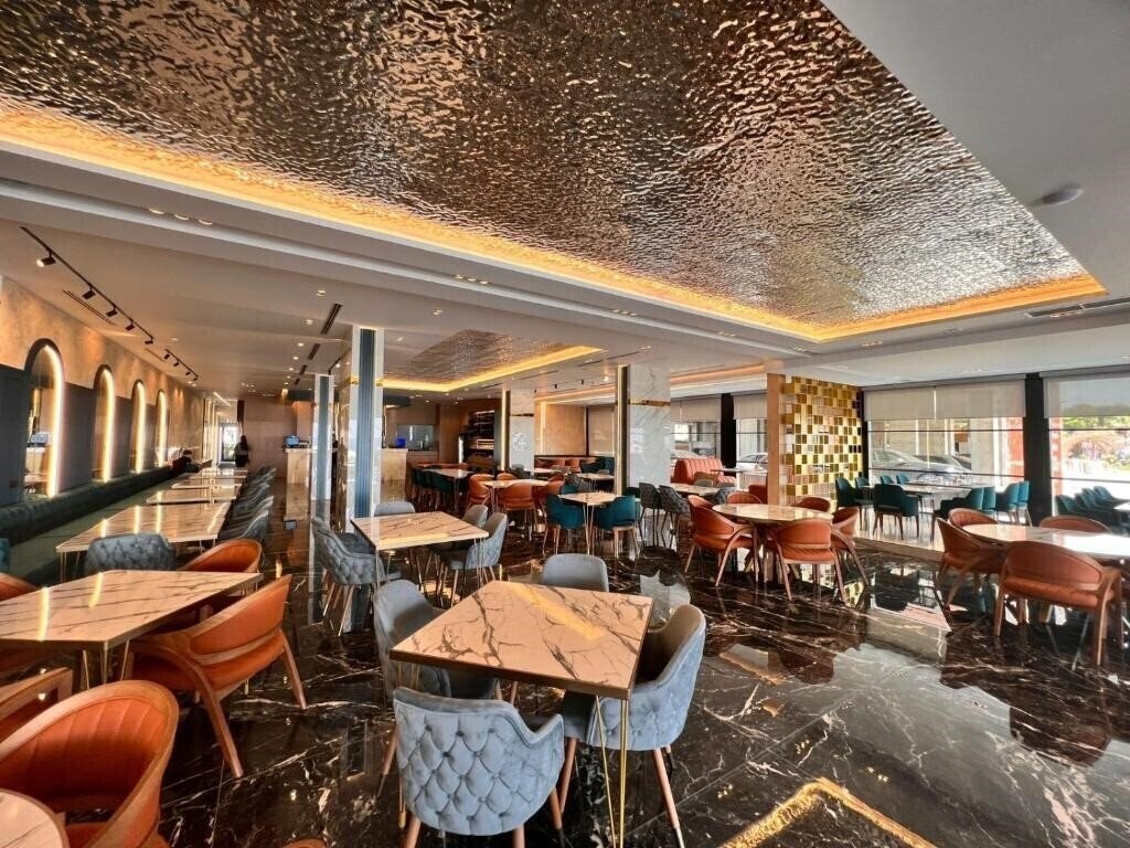 Фото Hotel Leon's 3*
