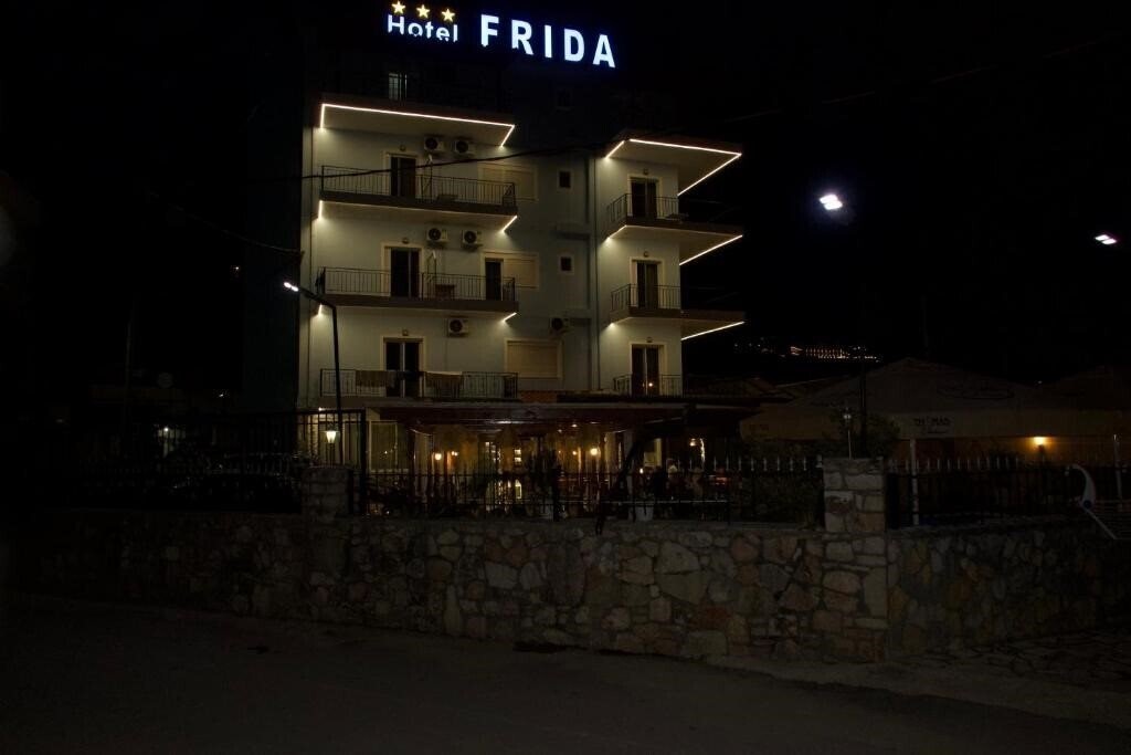 Отель Hotel Frida Himare 2*