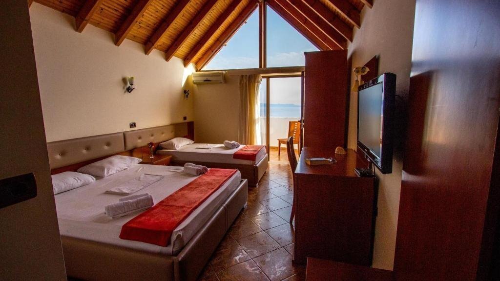 Hotel Paradise Lukova 4*