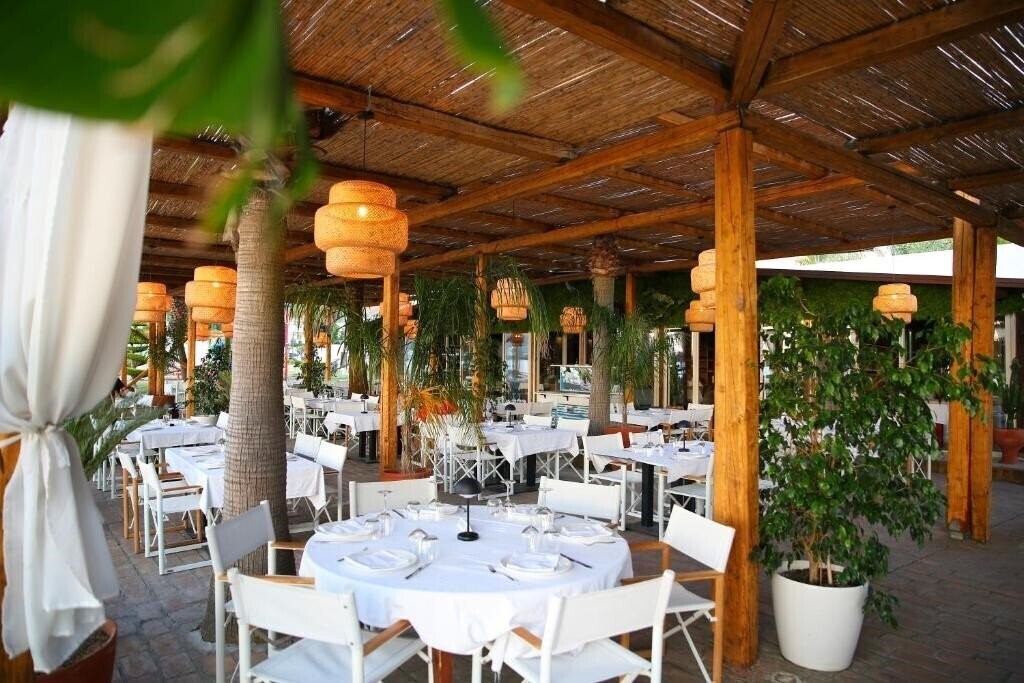 Zdjęcie Oricon Coast Luxury Resort 5*