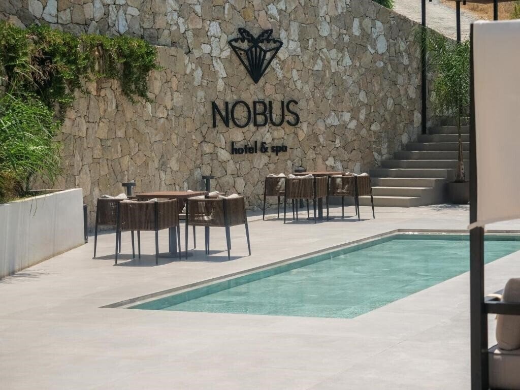 Zdjęcia Nobus Hotel 4*