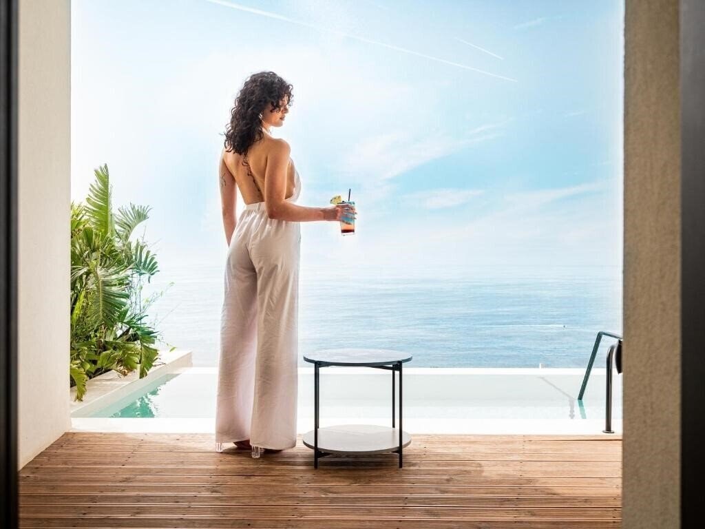 Zdjęcie Nobus Hotel 4*