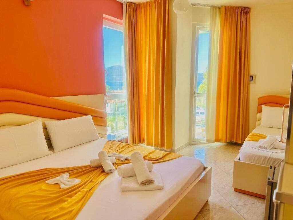 Zdjęcie Garden Hotel 3*