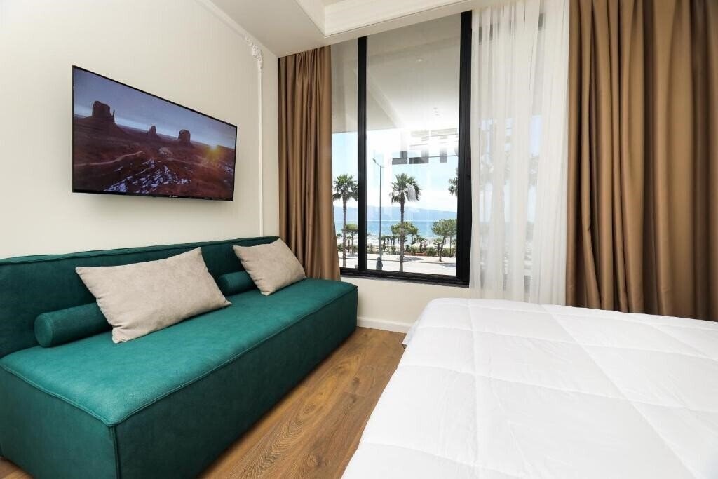 Фото Hotel Adore 4*