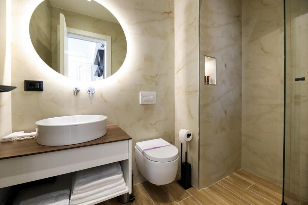 Фотография Hotel Adore 4*