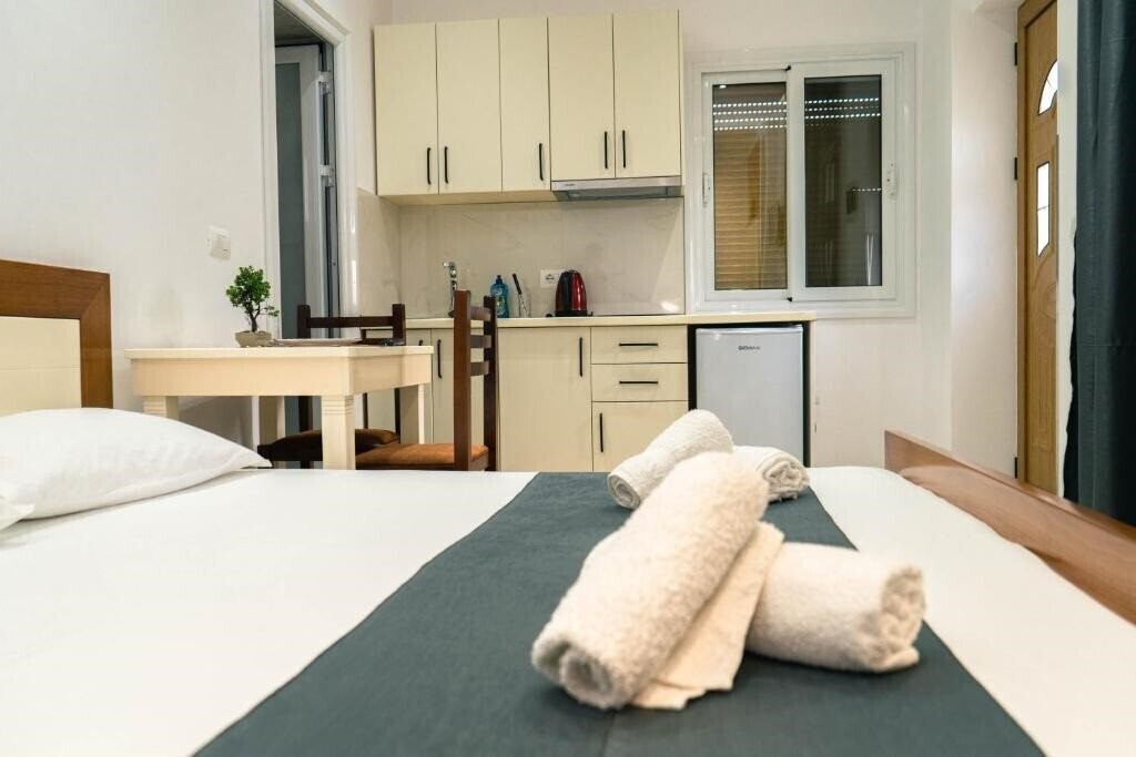 Zdjęcia Anxhelo Vila 3*