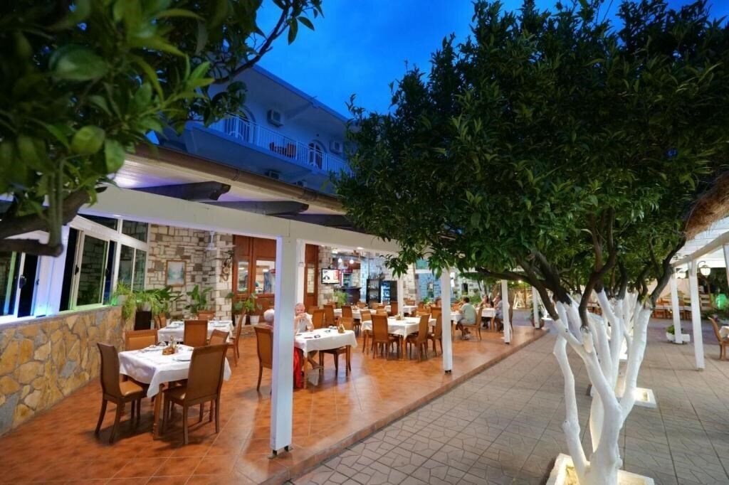 Zdjęcia Hotel Nika Radhime 3*