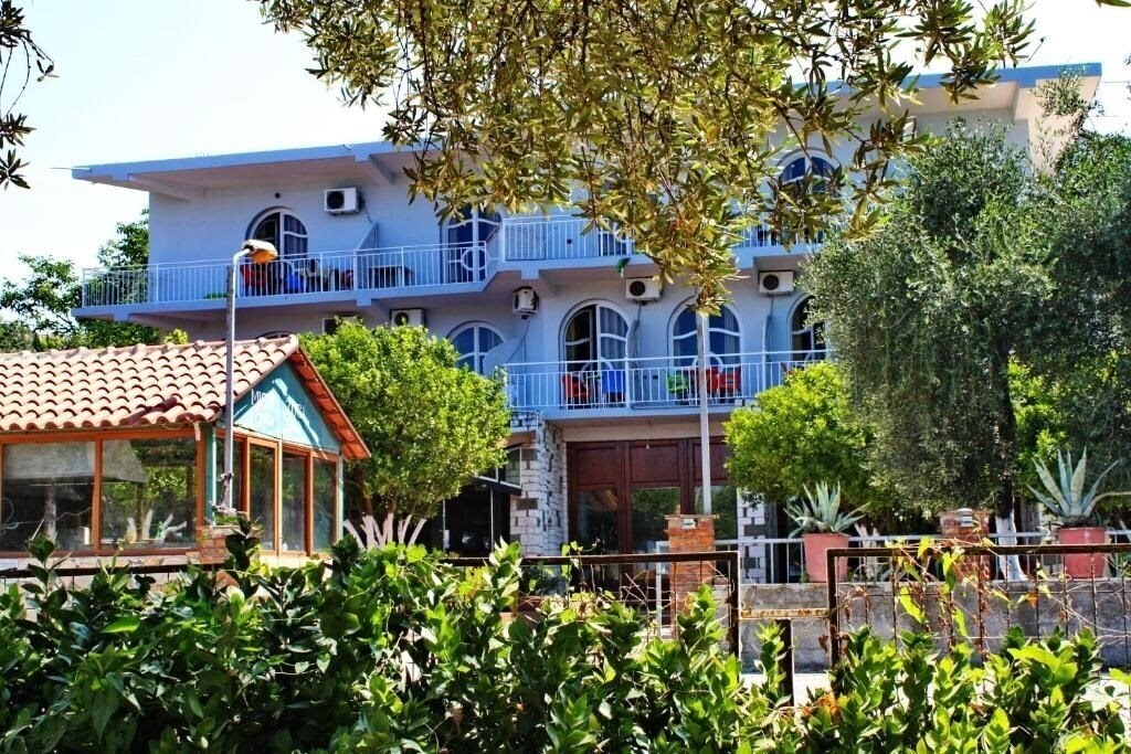 Hotel Hotel Nika Radhime 3*