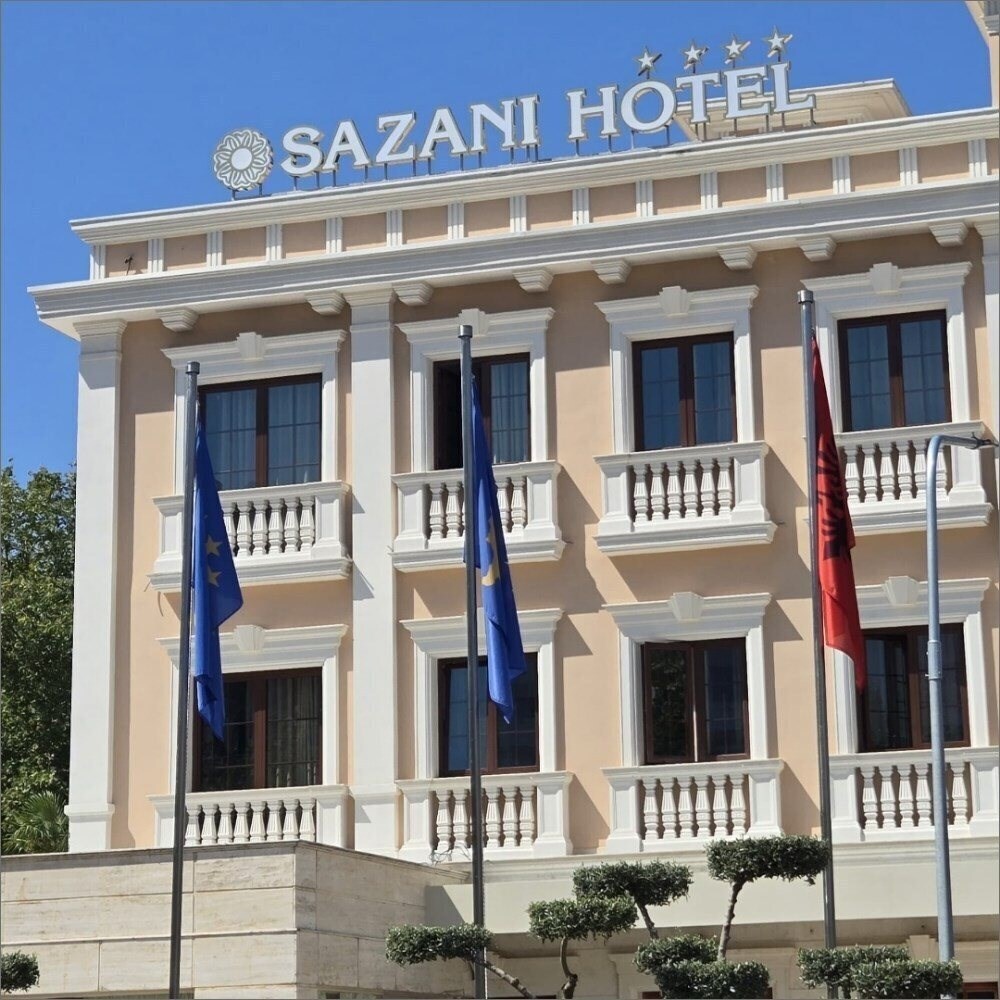 Отель Hotel Sazani 4*