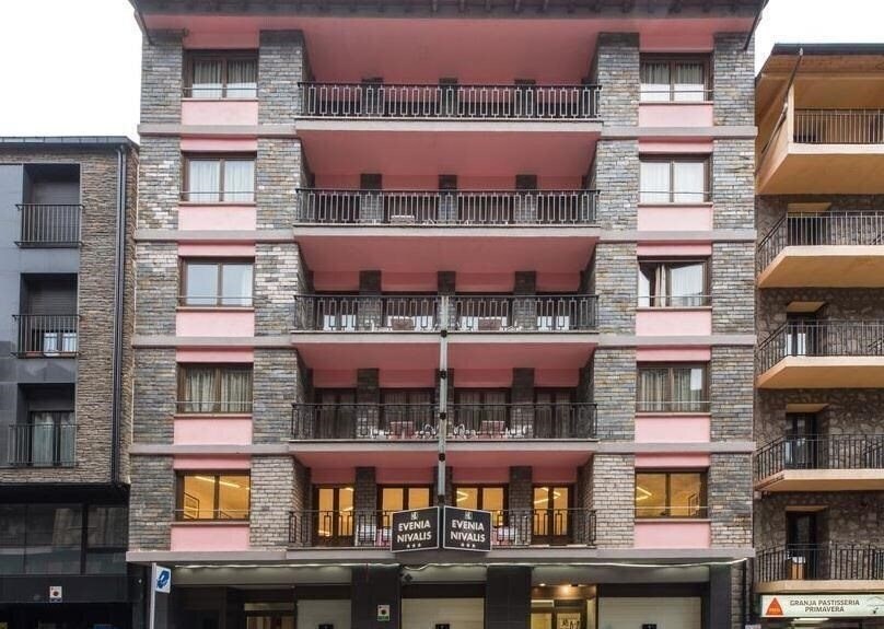 Отель Evenia Nivalis 3*