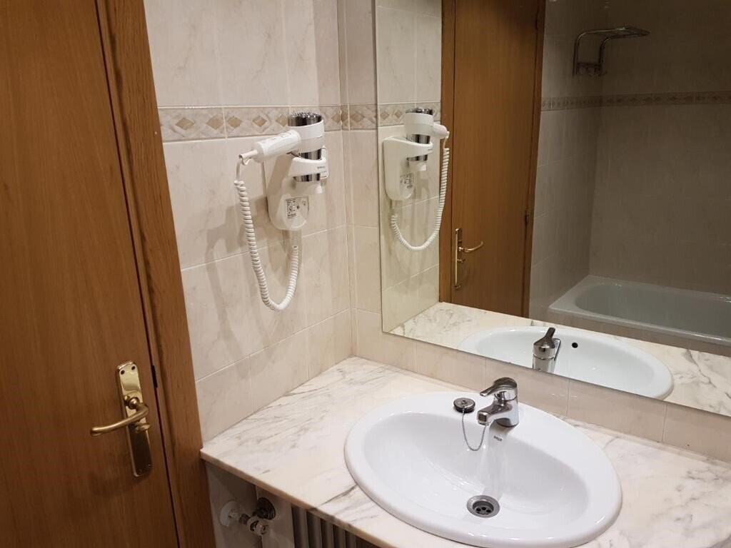 Фотографія Guineu 3*