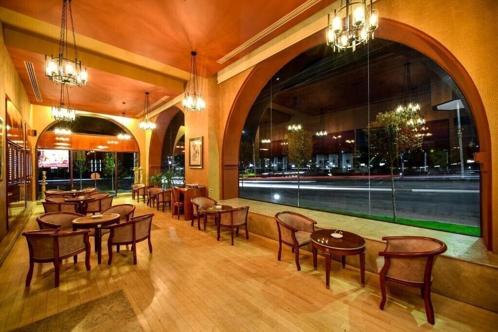 Zdjęcie Metropol Hotel Yerevan 4*