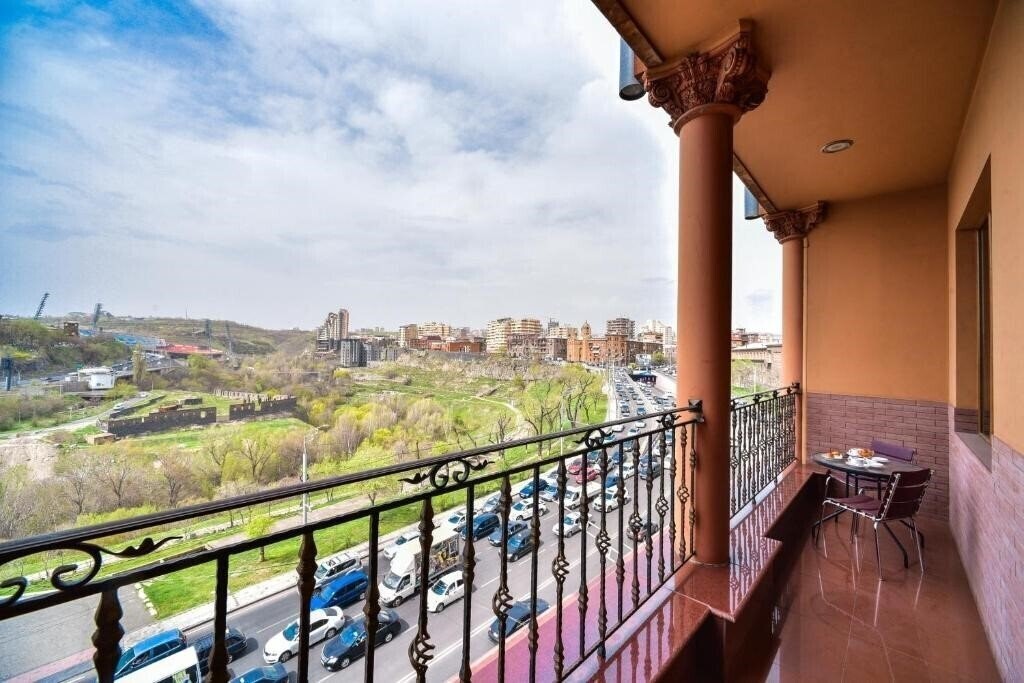 Zdjęcie Metropol Hotel Yerevan 4*