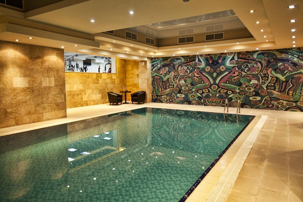 Zdjęcie National 5*