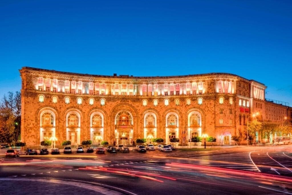 Hotel Marriott Armenia Yerevan 5*