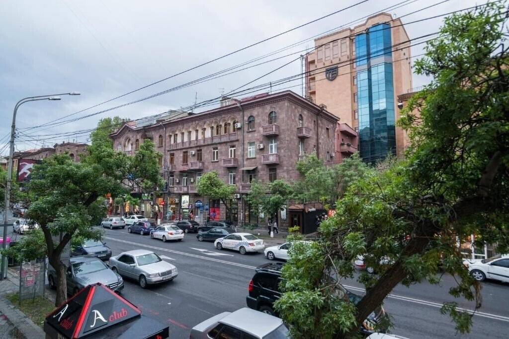 Картинка Skyline Yerevan 3*