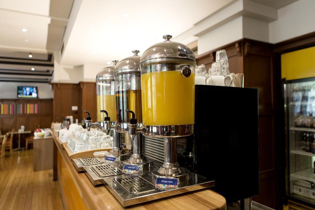 Фото Ibis Styles Kingsgate 3*