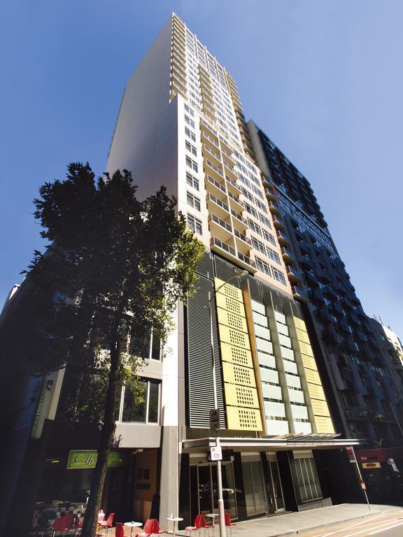 Фото Oaks On Lonsdale 4*