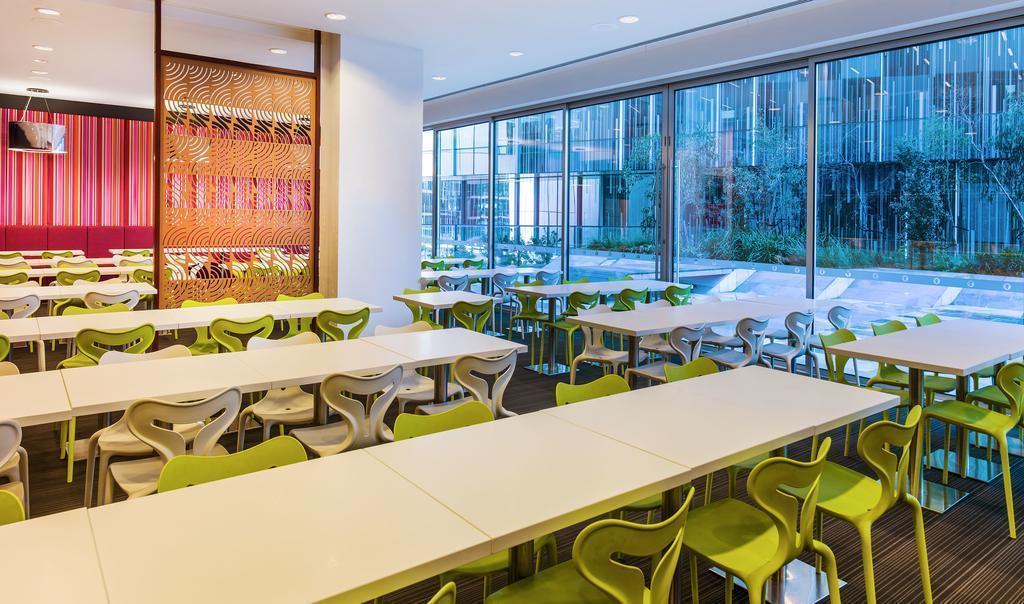 Zdjęcie Travelodge Docklands 4*